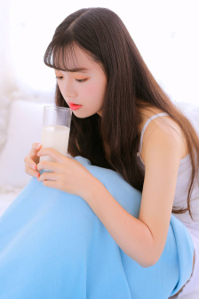 调教拨开两唇打花蒂戒尺